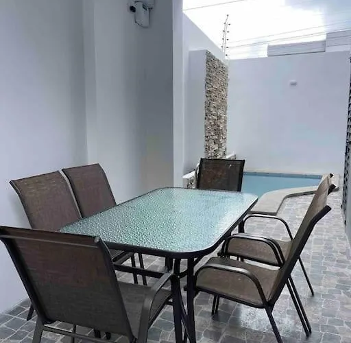 Casa Hermosa Con Piscina