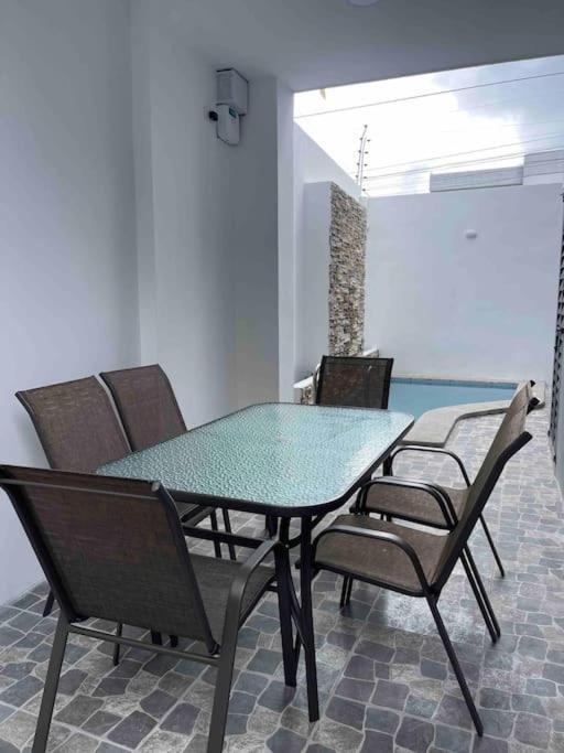 Casa Hermosa Con Piscina Apartment Salinas (Santa Elena)