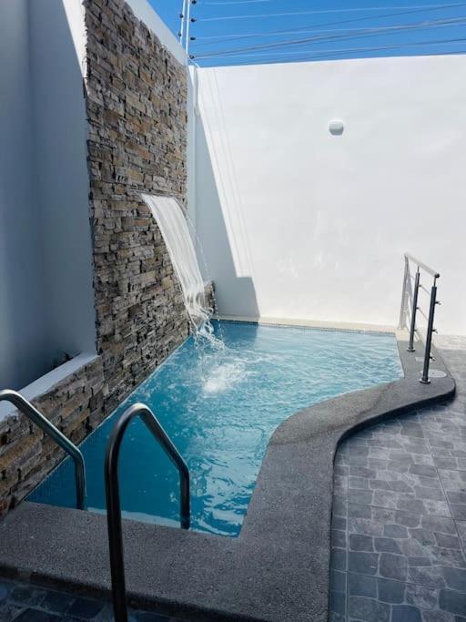 Casa Hermosa Con Piscina Salinas (Santa Elena)